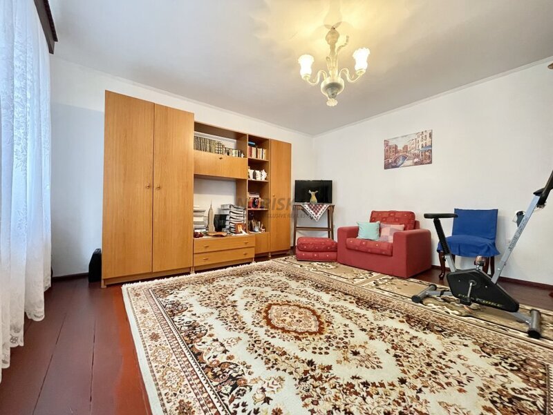 Polona Dorobanti, casa 4 camere 155 mp, curte 424 mp, garaj, beci