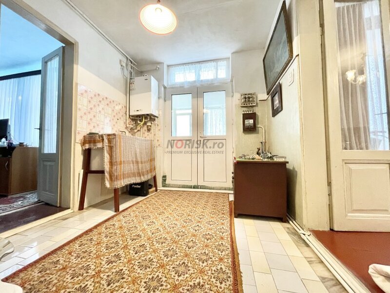 Polona Dorobanti, casa 4 camere 155 mp, curte 424 mp, garaj, beci