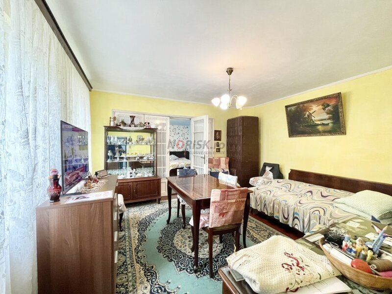 Polona Dorobanti, casa 4 camere 155 mp, curte 424 mp, garaj, beci